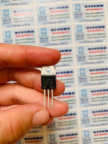 Túi 10 chiếc L7812CV L7812 7812 TO-220 Mới Chính Hãng