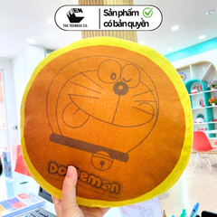 Gối Ôm Doraemon Hình Bánh Dorayaki Chính Hãng – Siêu Dễ Thương