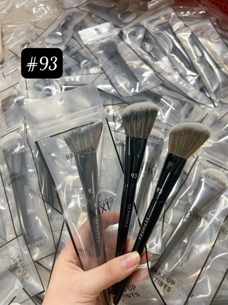 Cọ trang điểm tạo khối má mặt Xixi #93 tiện dụng
