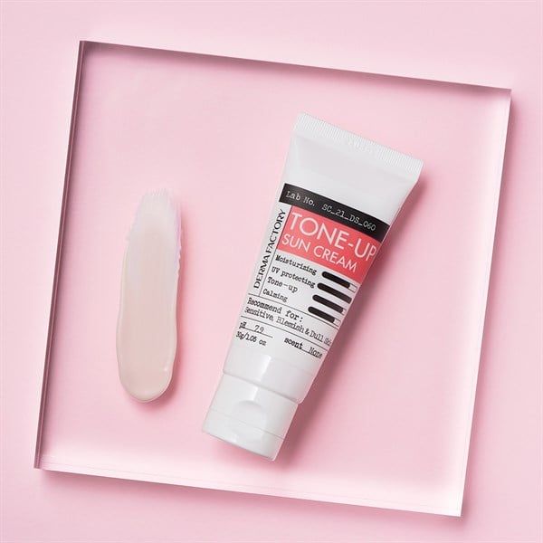 Kem Chống Nắng Nâng Tone Derma Factory Tone Up Sun Cream 30g
