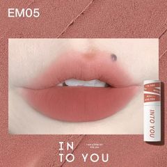 Son Kem Lì INTO YOU shero super matte lip & cheek mud EM5 dạng thỏi