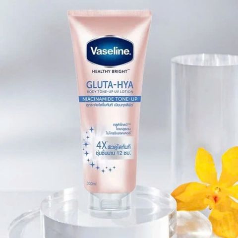 Dưỡng thể nâng tone Vaseline Healthy Bright Gluta-Hya Body Tone-Up UV Lotion 4X 330ml