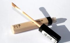 Kem Che Khuyết Điểm Maybelline Mịn Lì 15 Fair Clair 6.8ml