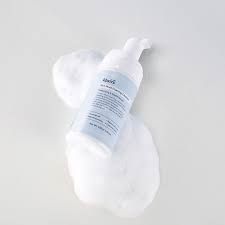 Sữa rửa mặt tạo bọt Klairs Rich Moist Foaming Cleanser.