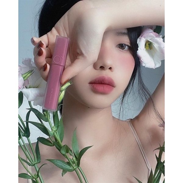 Son kem lì Romand blur fudge tint #06 hồng mận