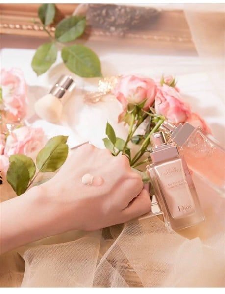 Kem Nền Dior Prestige le Micro-Fluide Teint de Rose SPF25 5ml