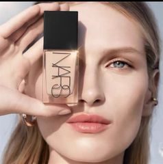 Kem nền Nars Sheer Glow Foundation 30ml