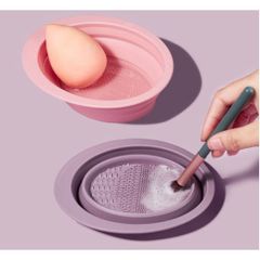 Dụng cụ vệ sinh cọ trang điểm bằng silicon gấp gọn tiện lợi