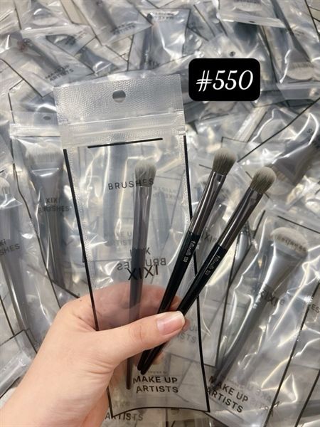 Cọ phấn mắt Xixi #550 size lớn giúp tán bầu mắt