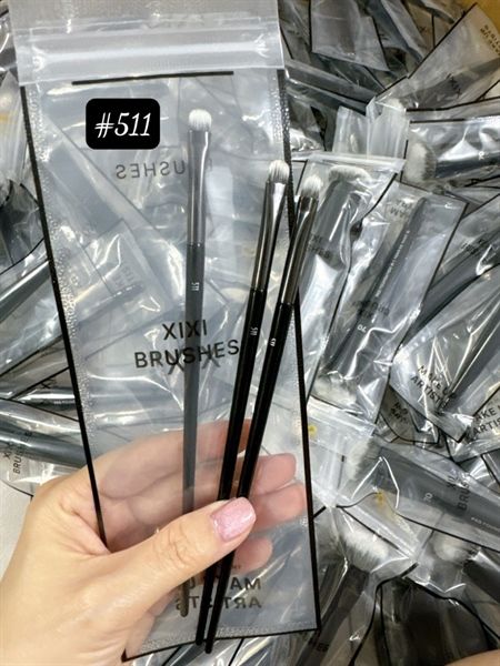 ￼Cọ trang điểm tán đầu mắt nhỏ Xixi #511 hoặc dặm nhũ