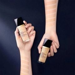 Kem Nền Estée Lauder Futurist Aqua Brilliance SPF 20/PA+++ 30ml #1CO