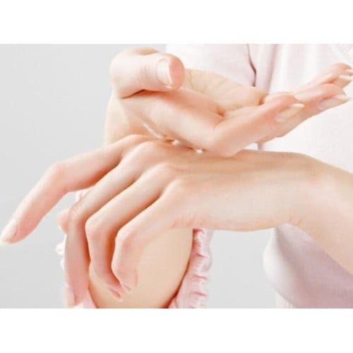 kem dưỡng da tay AURA