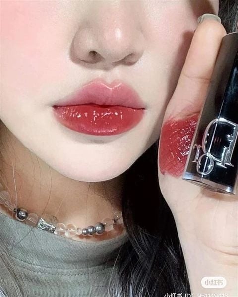SON DIOR ADDICT HYDRATING SHINE LIPSTICK #720 icone-đỏ đất mini 1.6g