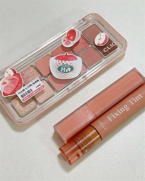 Phấn mắt Clio pro eye pallete air -09 peach mate apple