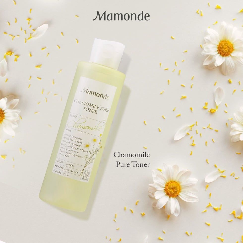Nước Hoa Hồng Chiết Xuất Hoa Cúc Dưỡng Ẩm Dịu Nhẹ Da Nhạy Cảm Mamonde Chamomile Pure Toner 250ml