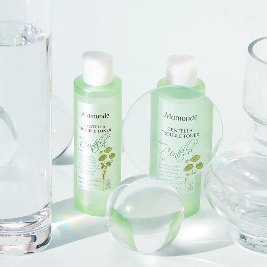 Nước Hoa Hồng Chiết Xuất Rau Má Làm Sạch & Dịu Da Cho Da Mụn Mamonde Centella Trouble Toner 250ml