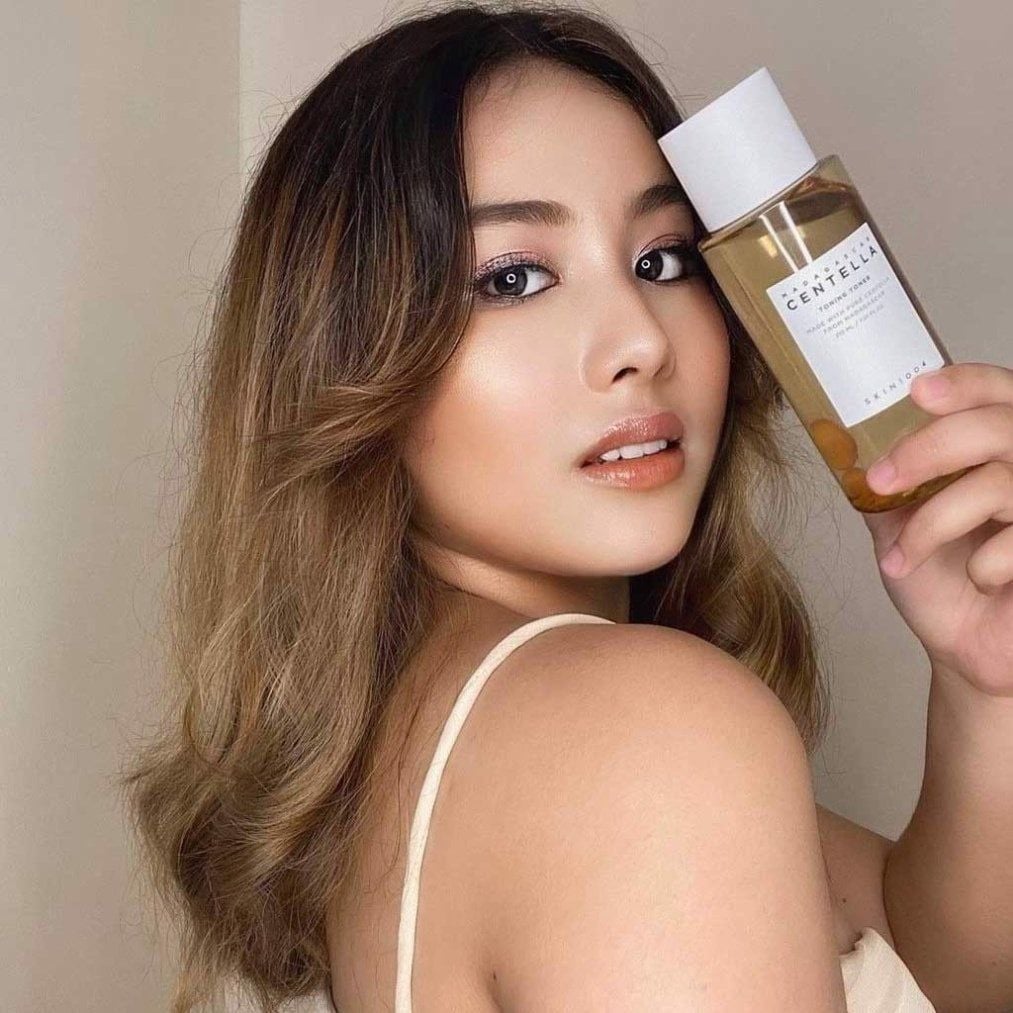 Nước Hoa Hồng Cấp Ẩm, Dưỡng Trắng Da Chiết Xuất Rau Má Skin1004 Madagascar Centella Toning Toner 210ml