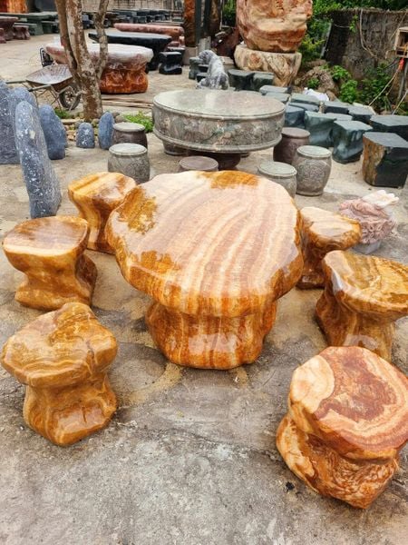 Bộ bàn ghế đá tự nhiên đá can xít vàng (thạch anh non) tự nhiên nguyên khối 8 ghế