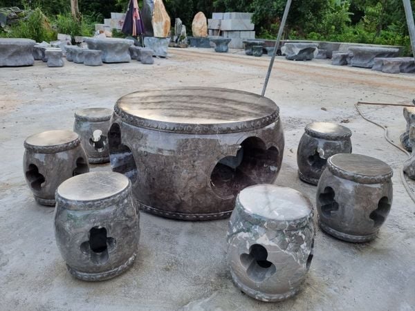 Bộ bàn ghế đá tự nhiên Bàn ghế đá trống đá đỏ vân rồng