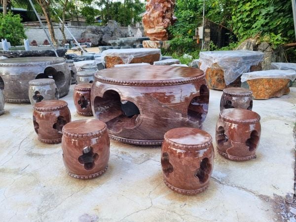 Bộ bàn ghế đá tự nhiên Bàn ghế đá trống đá đỏ vân rồng