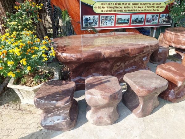 Bàn ghế đá đỏ vân rồng T9
