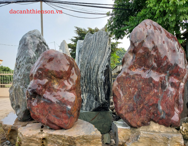 Biển hiệu đá tự nhiên