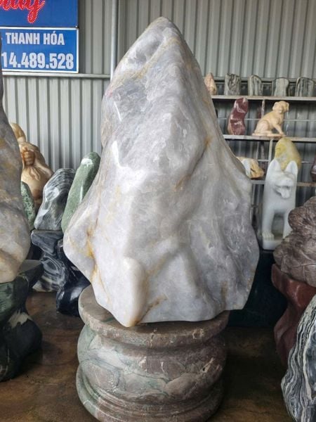 Viên đá Phong thủy Đá thạch anh phong thủy( thạch anh non) tự nhiên nguyên khối