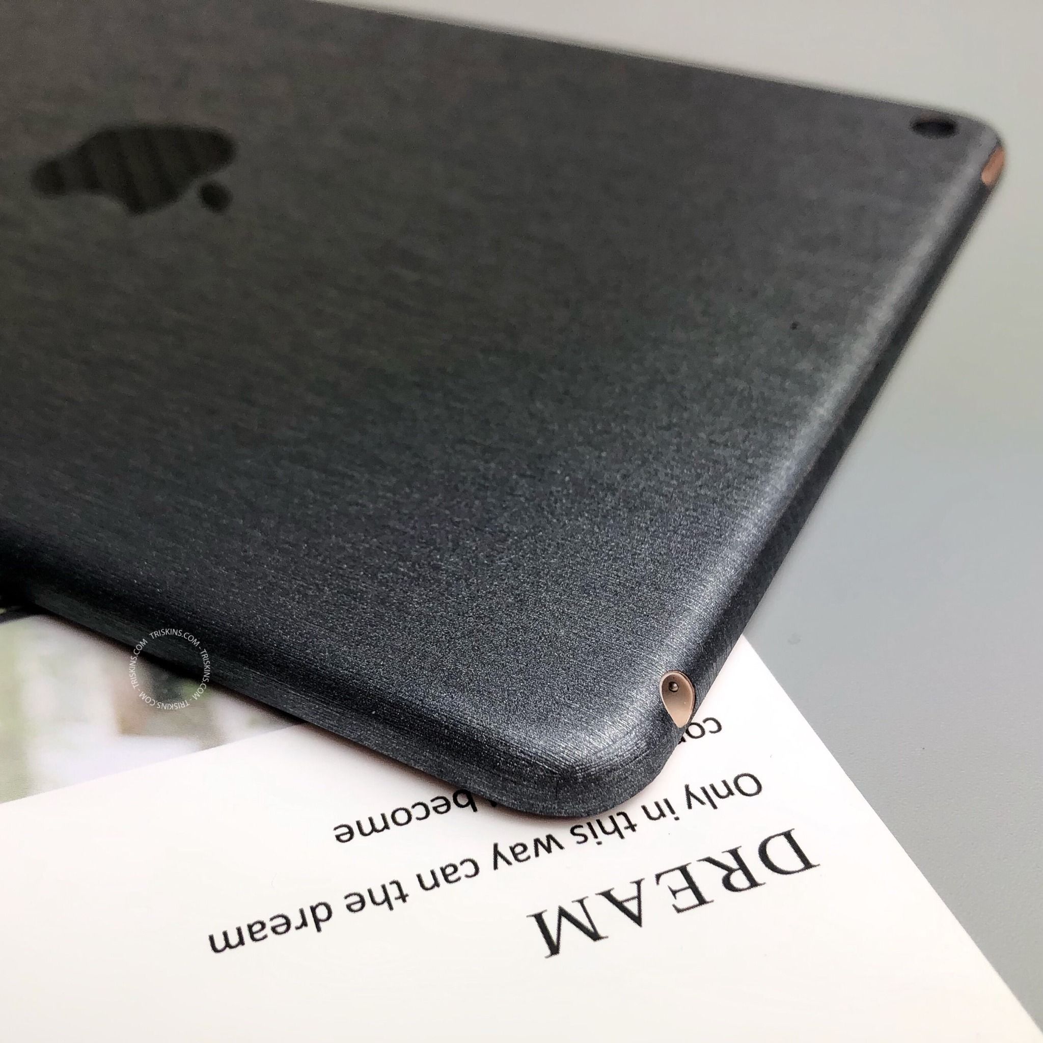  Dán Skin 3M iPad Pro 11 inch 12.9 inch - Brushed Steel  By TRISKINS 