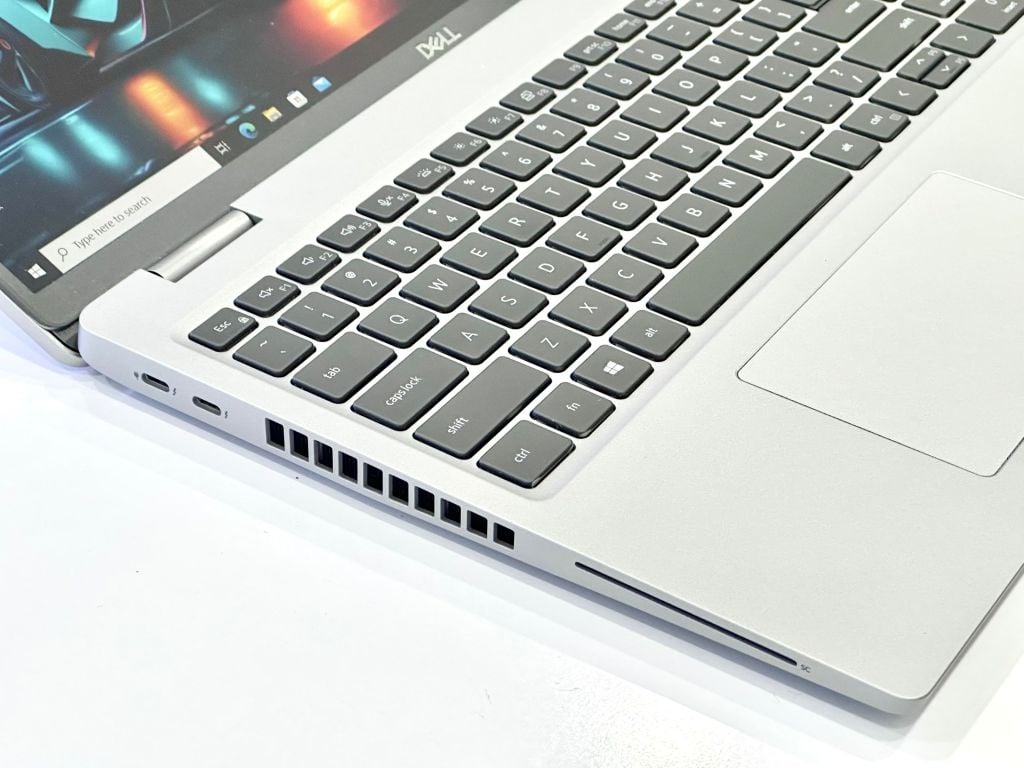Laptop Dell Latitude 5520 2021 (Core i5-1135G7| Ram 16GB | 512GB SSD | FHD) Văn Phòng Giá Rẻ/ Dell Thế Hệ 11/ Laptop Dell Cũ Xách Tay