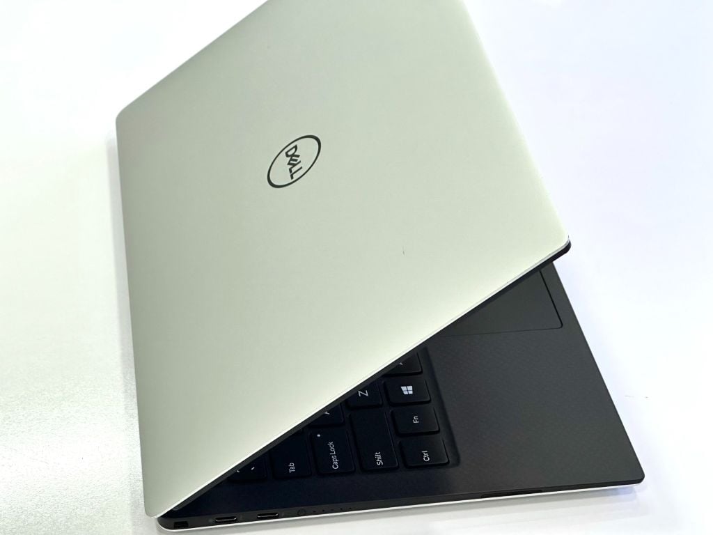 Dell XPS 13 7390 i7 10710U RAM 16GB SSD 512GB FHD