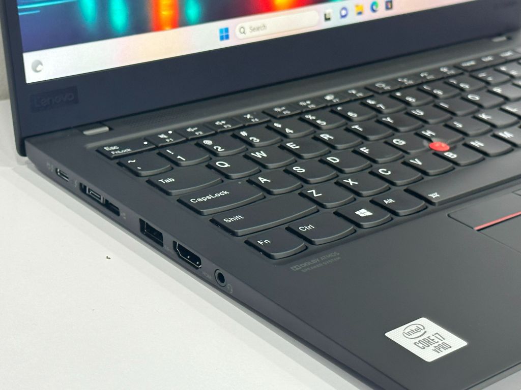 Thinkpad X1 Carbon Gen 8 Core i7-10610U / RAM 16GB / SSD 512GB / Màn 14.0 inch FHD