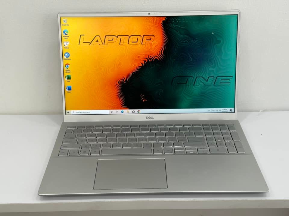 Dell Inspiron 5502 i7 16GB 1TB SSD マウス付 Dell Inspiron 5502 i7 16GB 1TB SSD マウス付 Dell Inspiron 5502 i7