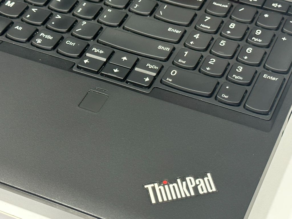 Thinkpad P51 Core i7-7700HQ RAM 32GB SSD 512GB NVIDIA Quadro M1200M Màn 15.6 inch FHD
