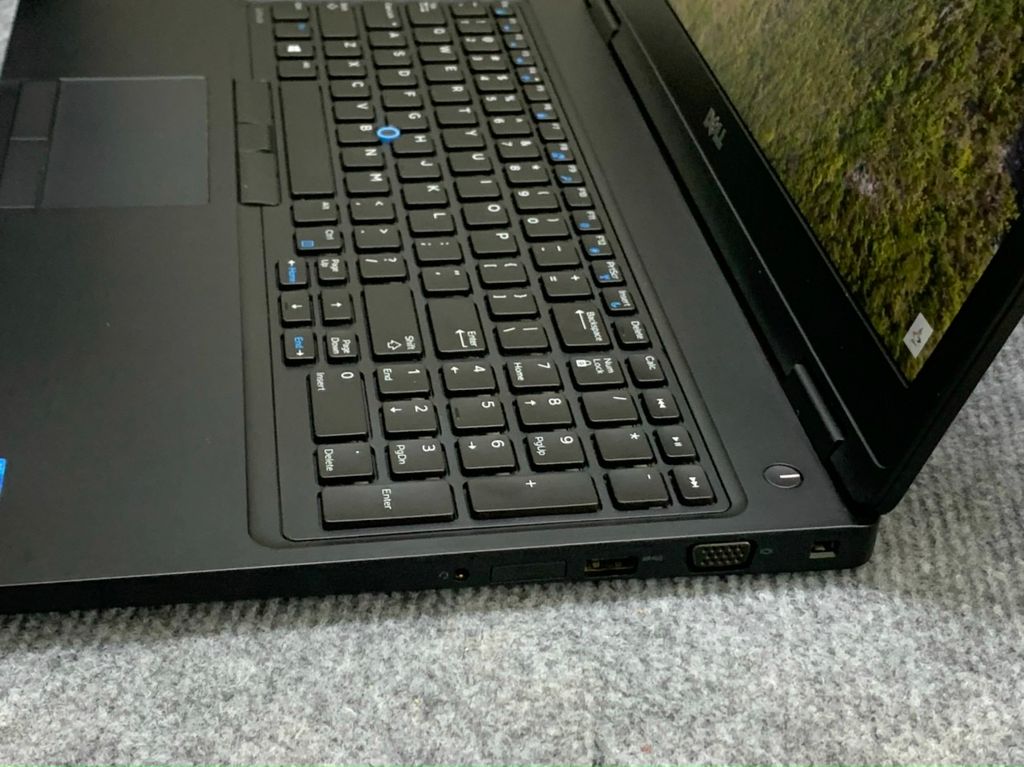 Laptop Dell Latitude 5580 E5580 Core i5-6300U Ram 16G SSD 256G 15.6inch
