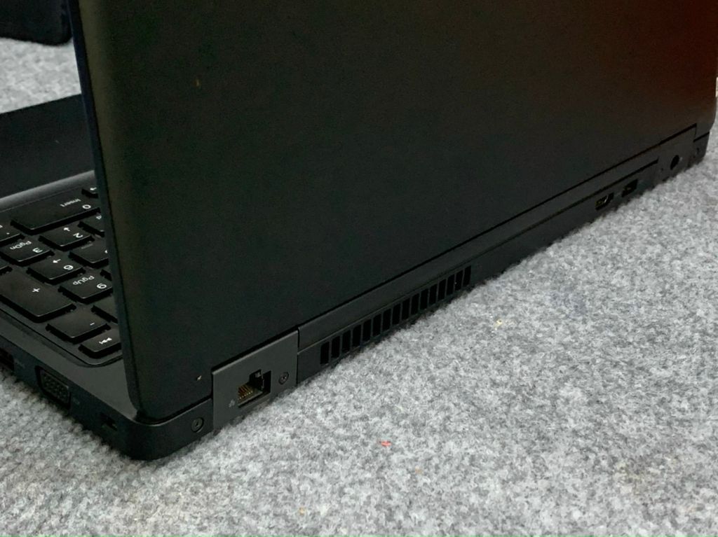 Laptop Dell Latitude 5580 E5580 Core i5-6300U Ram 16G SSD 256G 15.6inch