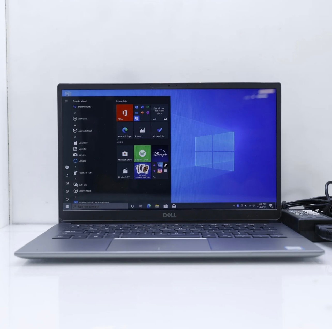 Laptop Dell Latitude 3301 Core i7-8650U Ram 8G SSD 256G Laptop Dell Latitude 3301 Core i7-8650U Ram 8G SSD 256G