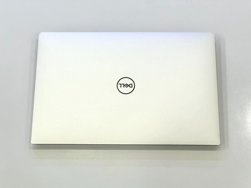 Dell XPS 13 7390 i7 10710U RAM 16GB SSD 512GB FHD