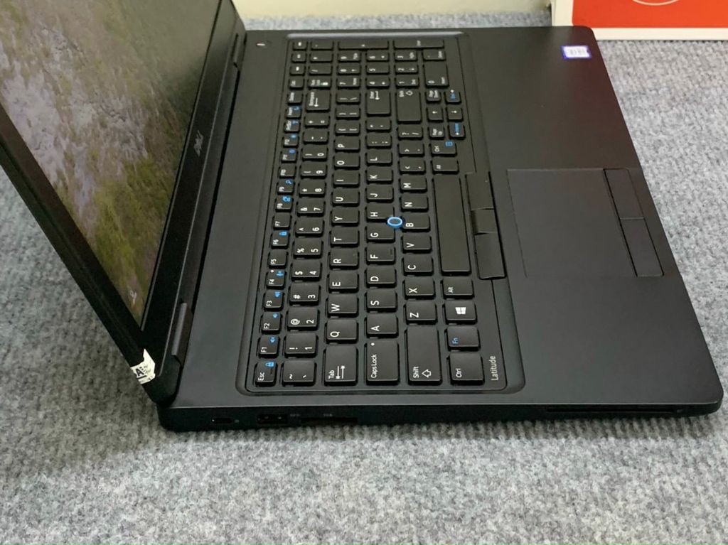 Laptop Dell Latitude 5580 E5580 Core i5-6300U Ram 16G SSD 256G 15.6inch