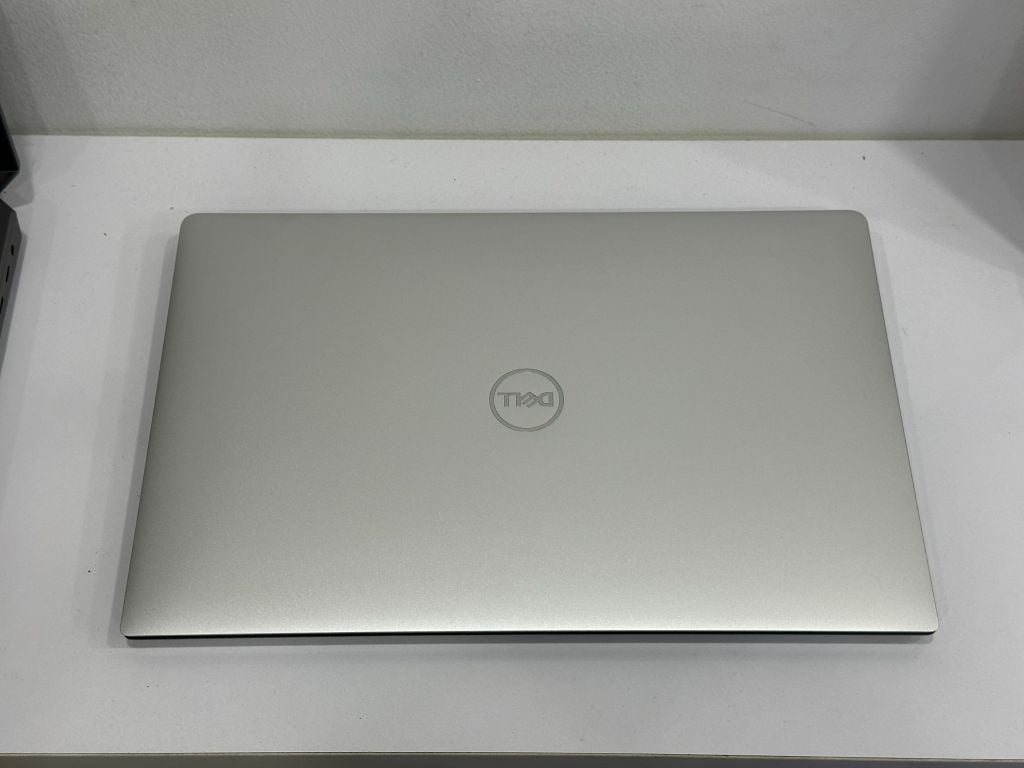 Dell XPS 13 9380  i7 8560U/ 16GB/ 512GB/ 13.3
