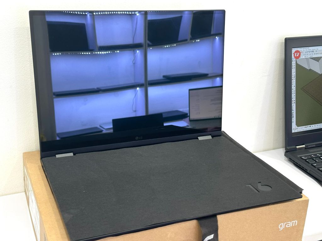 LG Gram 16 2 in 1 2022 Core i7-1260P RAM 16GB SSD 512GB 16-inch QHD Touch