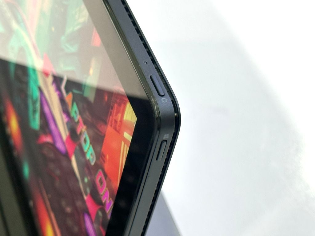 Dell Latitude 5285 2-in-1 Core i5-7300U 8GB SSD 256GB SSD Intel® HD Graphics 620 12 inch FHD Touchscreen Kèm Phím