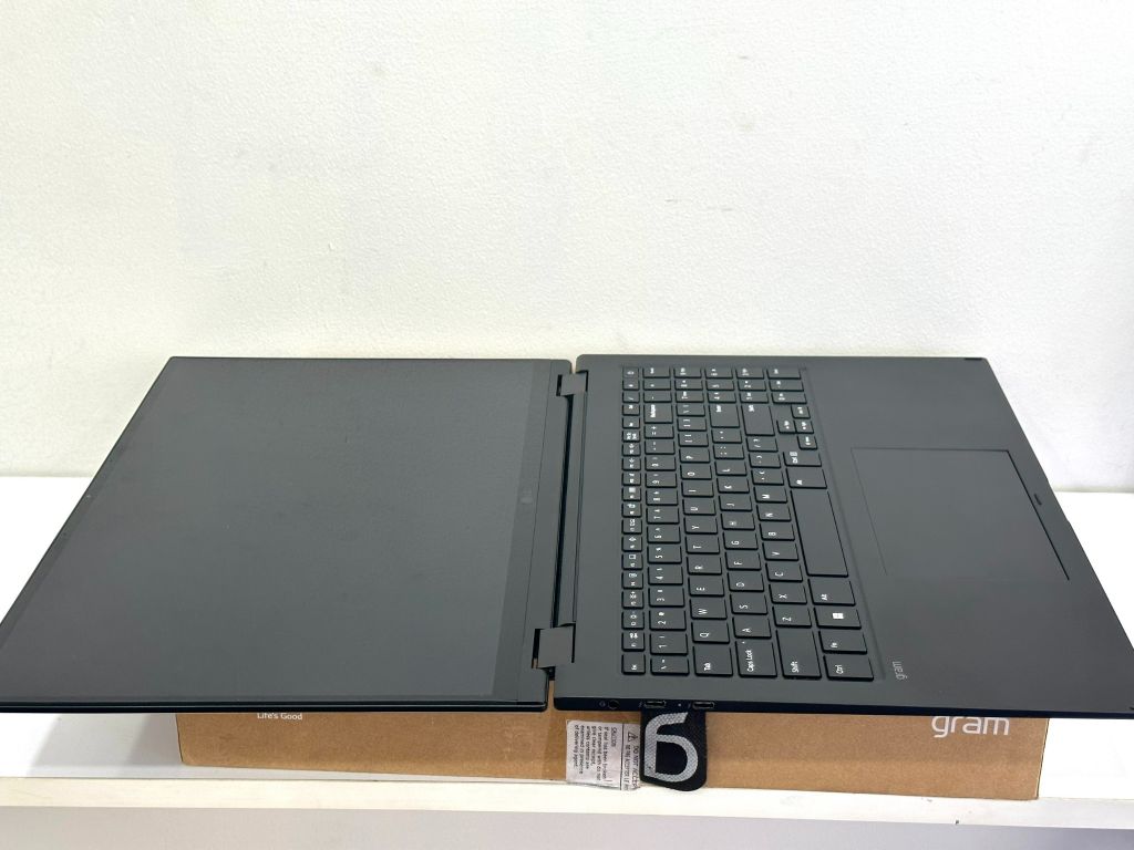 LG Gram 16 2 in 1 2022 Core i7-1260P RAM 16GB SSD 512GB 16-inch QHD Touch