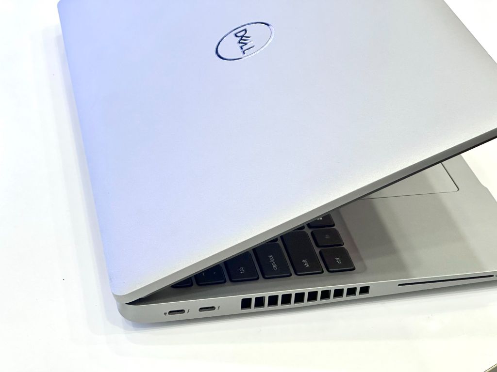 Dell Latitude 5521 2021 Core i5-11500H Ram 16GB 512GB SSD FHD