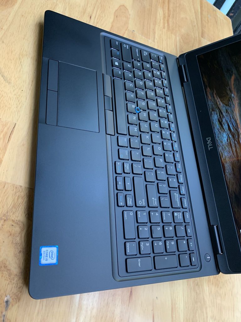 Dell Latitude 5590 Core i5-8350U Ram 8G SSD 256G 15.6 Inch