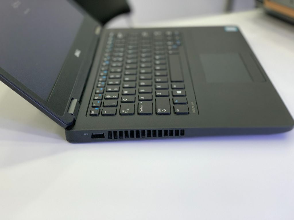 Laptop Dell Latitude 5470 Core i7-6820HQ, RAM 16GB, SSD 256GB