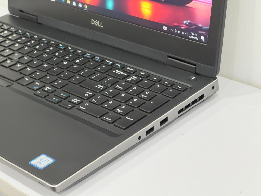Dell Precision 7530 i7 8750H 32GB 512GB AMD FHD IPS