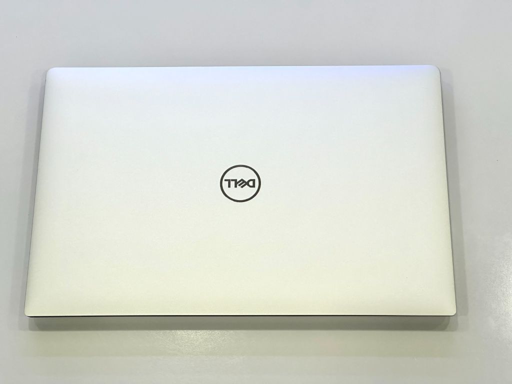 Dell XPS 15 9570 - I7 8750H 32G SSD 512G Nvidia GTX 1050Ti 15.6 Inch FHD