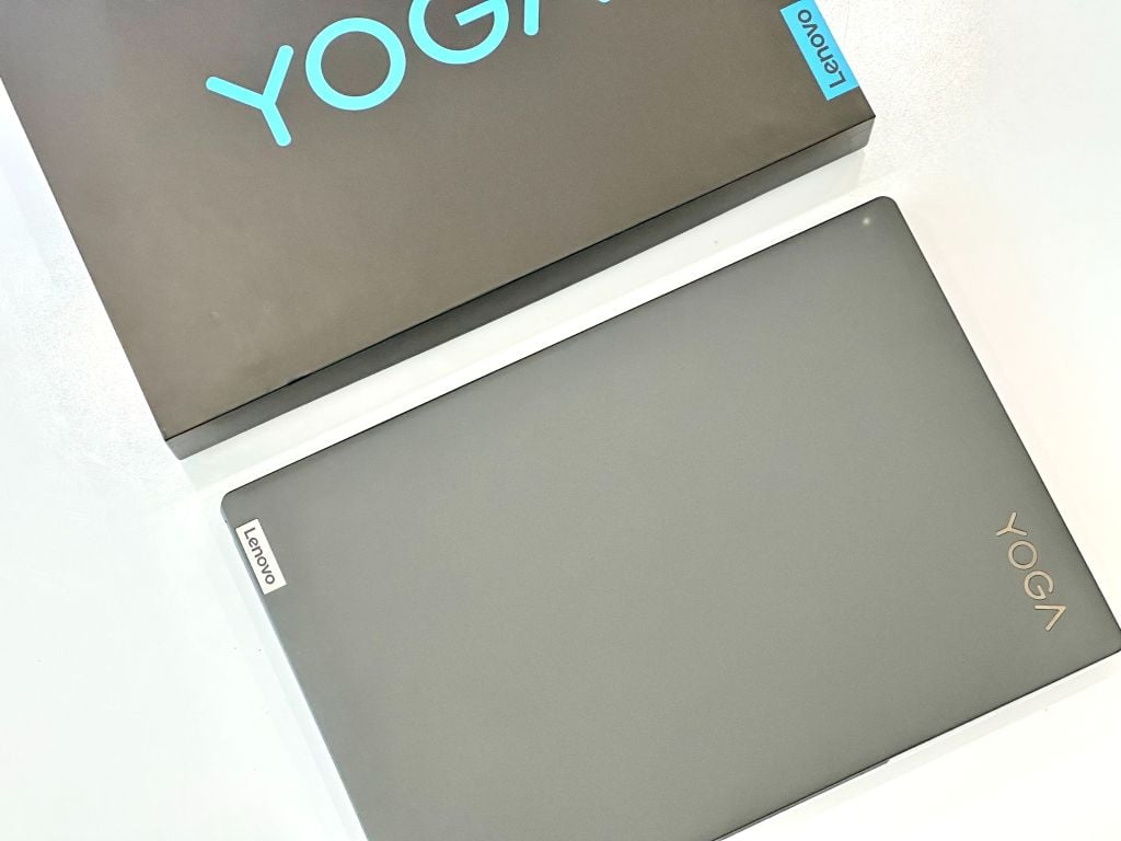 Lenovo YOGA Slim 7i Carbon i7-1260P Ram 16G SSD 1TB 13.3 inch 2K8