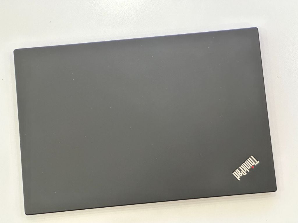 Thinkpad X1 Carbon Gen 5 i7-7600u Ram 16Gb  SSD 512Gb 14 icnh FHD