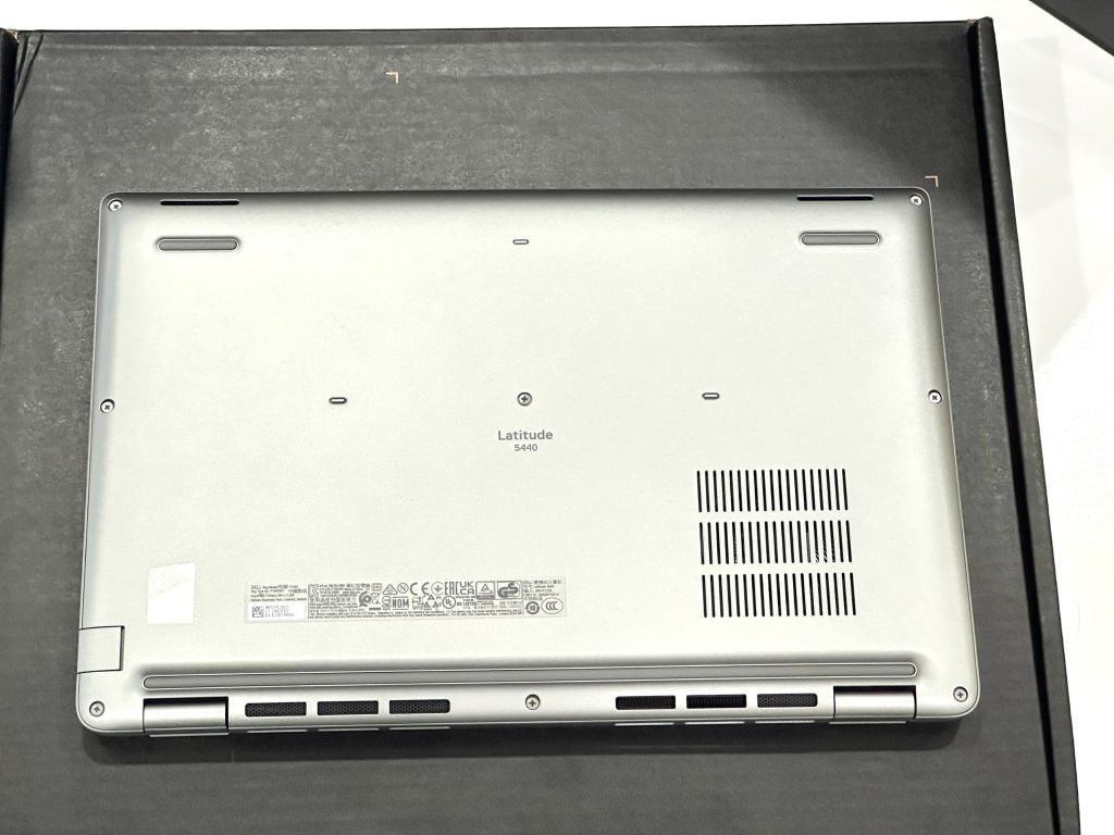 Dell Latitude 5440 2023 - i7-1355U 16GB 1TB 14 inch  FHD